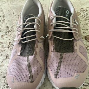 Woman’s size 10 On Cloud 5 shoes$100 off